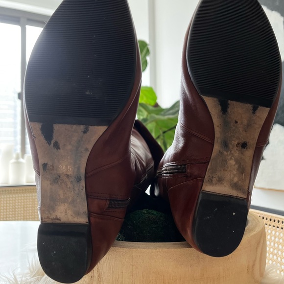 Tall leather boot in Chestnut Brown - Picture 6 of 6